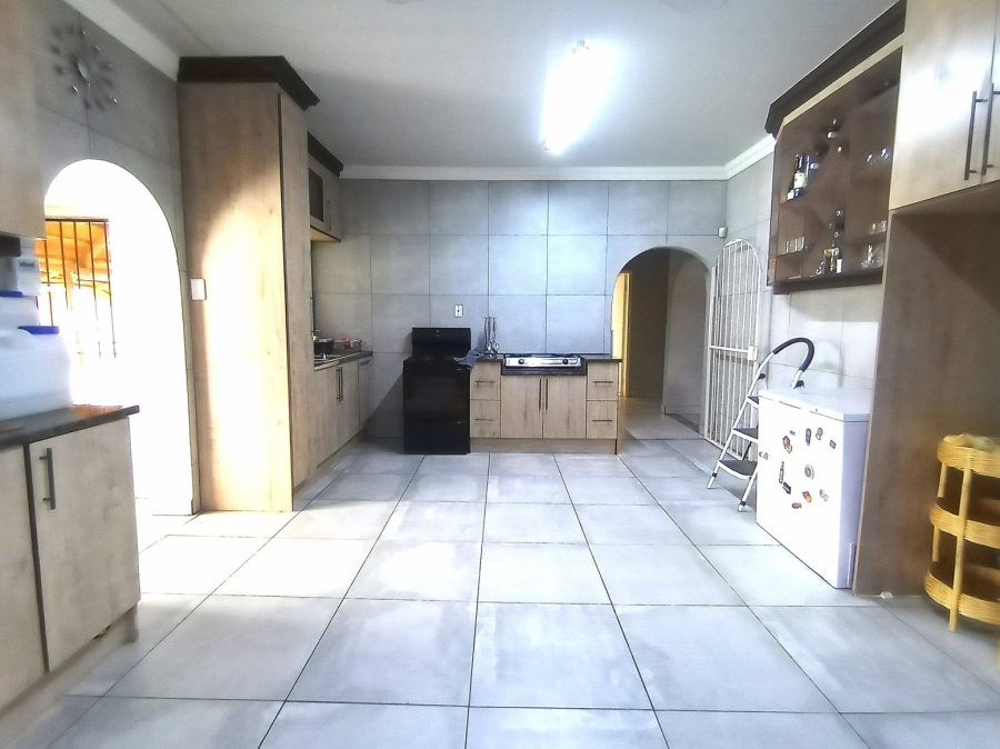 4 Bedroom Property for Sale in Parys Free State